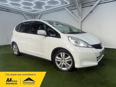 Used Honda Jazz ES 2014 White Hatchback