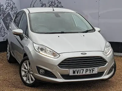 Käytetty Ford Fiesta Titanium 2017 Hopea Viistoperä