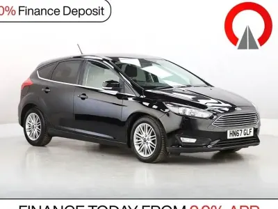 Usado Ford Focus Zetec 120 CV (88 kW) 2017 Negro Utilitario