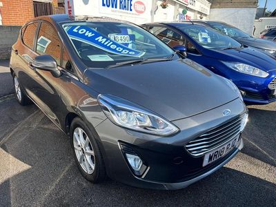 Used Ford Fiesta Zetec 100 HP (73 kW) 2018 Grey Hatchback