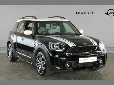 Käytetty Mini Cooper S Countryman Exclusive 219 HP (161 kW) 2022 Musta Katumaasturi