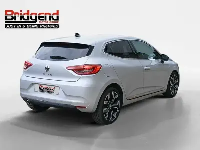 Used Renault Clio Techno 90 HP (66 kW) 2023 Silver Hatchback