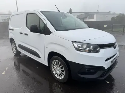 Used Toyota Proace 120 HP (88 kW) 2023 White MPV