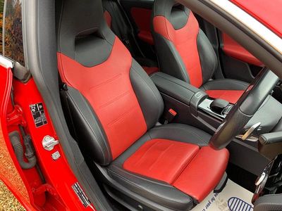 Begagnad Mercedes CLA220 AMG Line Premium Plus 190 HK (139 kW) 2019 Röd Sedan