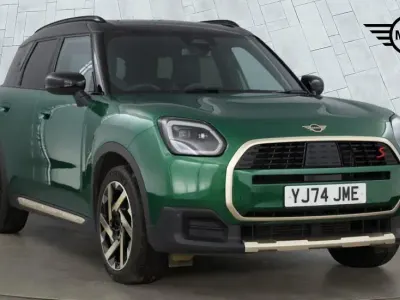 Usado Mini Countryman 215 CV (158 kW) 2025 Verde SUV
