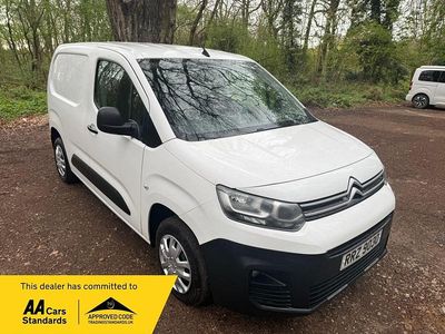 Used Citroën Berlingo Start 75 HP (55 kW) 2020 White MPV