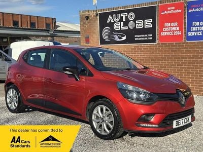 Used Renault Clio IV Play 2017 Red Hatchback