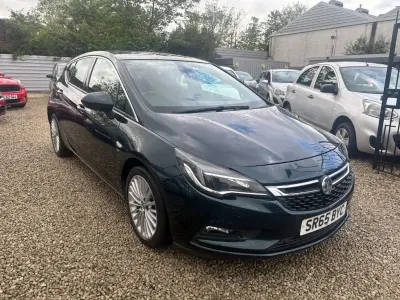 Gebraucht Vauxhall Astra Elite 136 PS (100 kW) 2016 Grün Kleinwagen