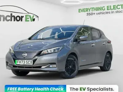 Begagnad Nissan Leaf N-Connecta 110 kW (150 HK) 2025 Halvkombi