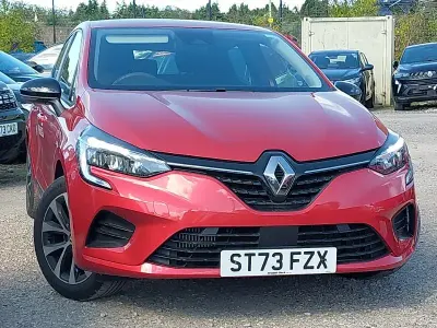 Used Renault Clio Evolution 90 HP (66 kW) 2023 Red Hatchback