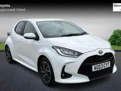 Used Toyota Yaris Design 116 HP (85 kW) 2023 White Hatchback