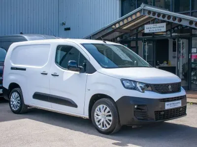Used Peugeot Partner Premium 131 HP (96 kW) 2021 White MPV