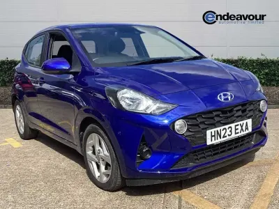 Usado Hyundai i10 SE 67 CV (49 kW) 2023 Azul Utilitario