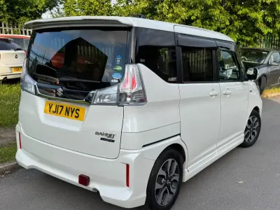 Used Suzuki Swift 2017 White Hatchback