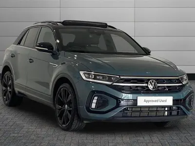 Used VW T-Roc Black Edition 150 HP (110 kW) 2025 Petrol blue with black roof SUV