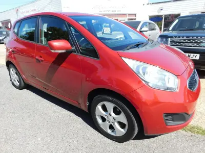 Used Kia Venga 125 HP (91 kW) 2014 Red Hatchback