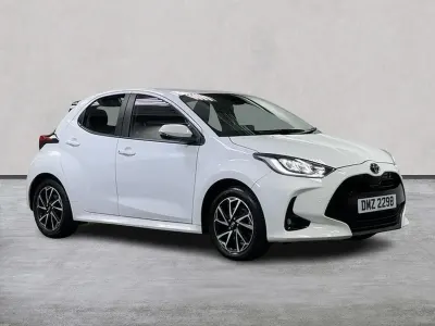 Used Toyota Yaris Hybrid Design 116 HP (85 kW) 2024 White Hatchback