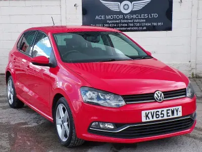 Used VW Polo SEL 90 HP (66 kW) 2015 Red Hatchback