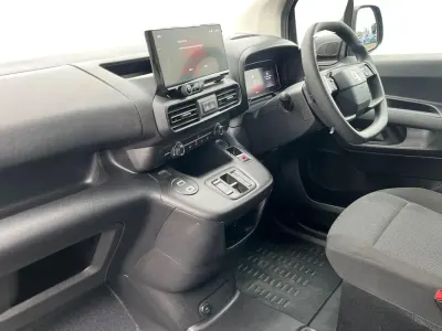Used Vauxhall Combo S 128 HP (94 kW) 2025 Blue MPV