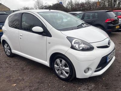 Used Toyota Aygo 68 HP (50 kW) 2012 White Hatchback
