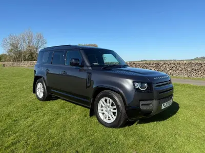 Used Land Rover Defender Dynamic 250 HP (183 kW) 2022 Carpathian grey Estate