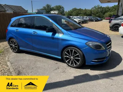 Used Mercedes B180 109 HP (80 kW) 2014 Blue Hatchback