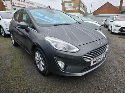 Used Ford Fiesta Zetec 100 HP (73 kW) 2018 Grey Hatchback