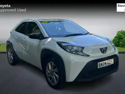 Used Toyota Aygo X PURE 72 HP (52 kW) 2024 White SUV