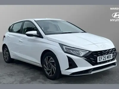 Used Hyundai i20 Advanced 100 HP (73 kW) 2025 White Hatchback