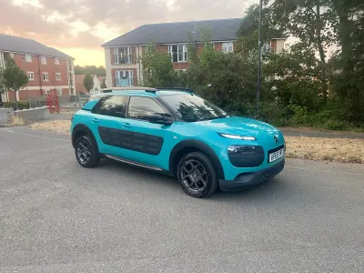 Used Citroën C4 Cactus Feel 82 HP (60 kW) 2015 Blue Hatchback