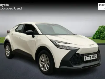 Used Toyota C-HR 140 HP (102 kW) 2024 White SUV