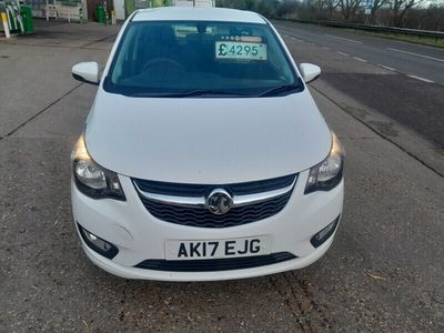 Used Vauxhall Viva 75 HP (55 kW) 2017 White Hatchback