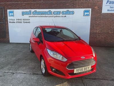 Red Used 2015 Ford Fiesta Zetec Hatchback | £3,915 (Fair price)