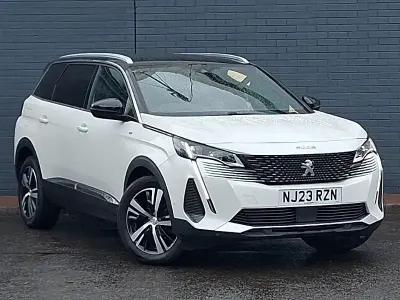 Usado Peugeot 5008 GTi 131 HP (96 kW) 2023 Branco SUV