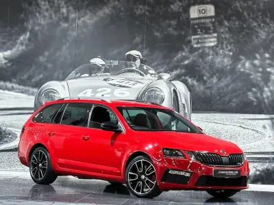 Used Skoda Octavia vRS 230 HP (169 kW) 2018 Red Estate