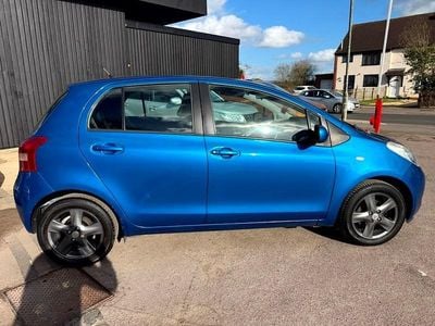 Used Toyota Yaris 85 HP (62 kW) 2007 Blue Hatchback