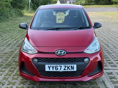 Used Hyundai i10 66 HP (48 kW) 2018 Red Hatchback