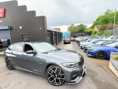 Usado BMW 330e M Sport 288 HP (211 kW) 2022 Cinzento Carrinha
