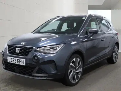 Usado Seat Arona FR Sport 2023 Cinzento SUV