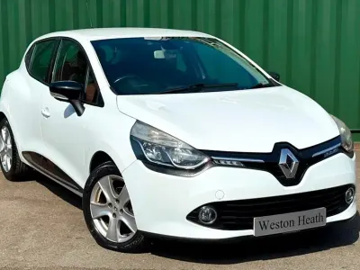 Used Renault Clio Dynamique 75 HP (55 kW) 2016 White Hatchback