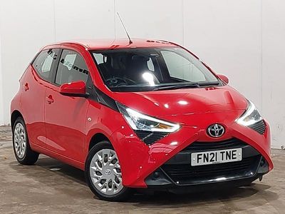 Used Toyota Aygo X-play 72 HP (52 kW) 2021 Red Hatchback