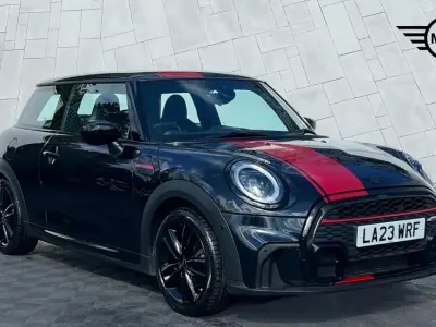 Usado Mini Cooper Hatch 136 HP (100 kW) 2022 Preto Citadino