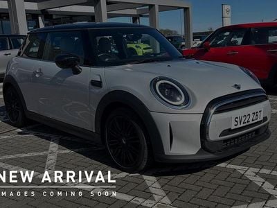 Begagnad Mini Cooper Exclusive 134 HK (98 kW) 2022 Silver Halvkombi