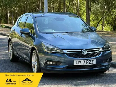 Used Vauxhall Astra SRi 136 HP (100 kW) 2017 Blue Hatchback
