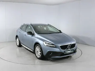 Used Volvo V40 Plus 2017 Blue Hatchback