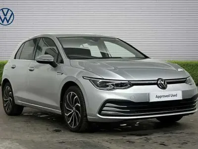 Używany VW Golf VIII Style 150 KM (110 kW) 2023 Srebrny Hatchback
