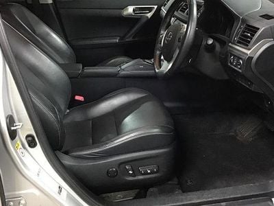 Lexus CT200h