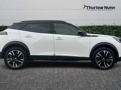 Usado Peugeot 2008 Premium 130 CV (95 kW) 2021 Blanco SUV