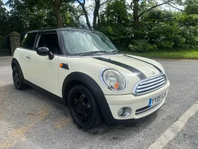 Used Mini Cooper Hatch 120 HP (88 kW) 2009 White Hatchback