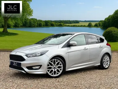 Second-hand Ford Focus ST-Line 125 CP (91 kW) 2017 Argintiu Hatchback